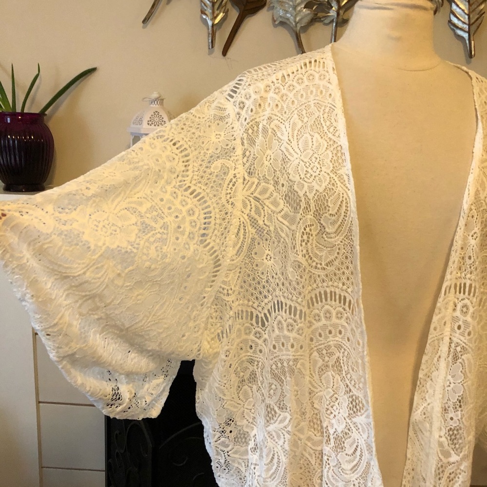 Sold • lace drape front shrug in cloud dancer - Picture 4 of 6